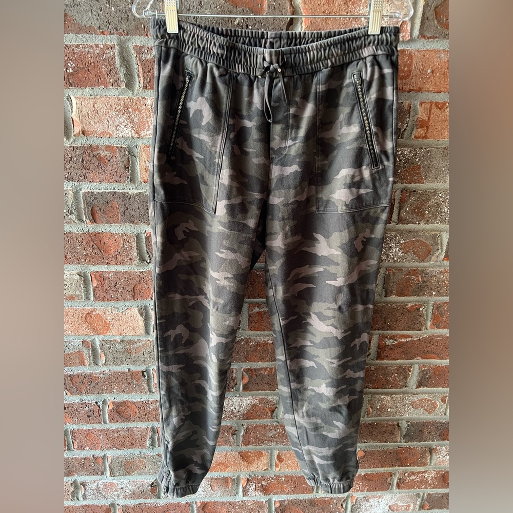 Athleta Camouflage Jogger Pants size 10